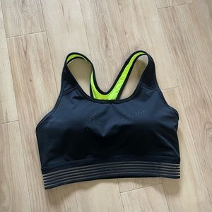 Nike Dri-Fit sports bra with pad inserts, Medium